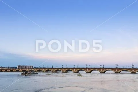 Pont de Pierre, bridge over Garonne river in Bordeaux, France Stock Photos