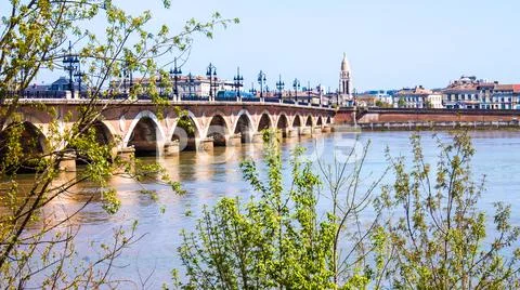 The Pont de pierre, or