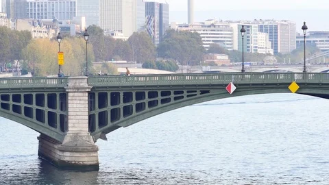 Pont de Sully (bridge) in Paris, France. Stock-Footage 98954468