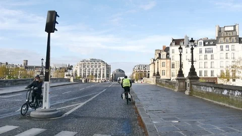 Pont neuf empty  - covid 19 Stock Footage 127920210
