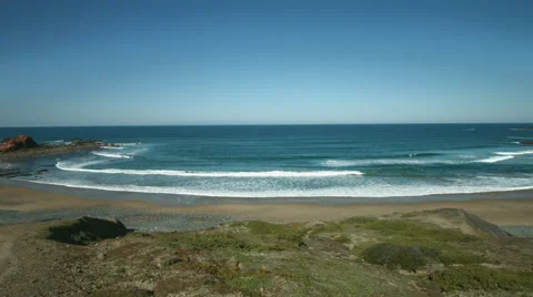 Ponta Ruiva beach wide angle pan shot Vídeo Stock 46970757