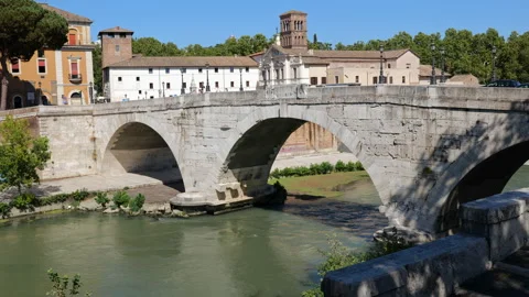 Ponte Cestio on Tiber River in Rome Видео 140035508