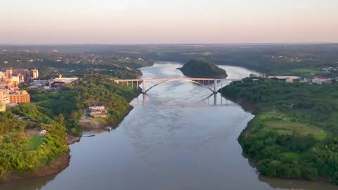 Ponte da Amizade in Foz do Iguaçu. Aerial view Vídeo Stock 276274573