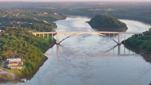 Ponte da Amizade in Foz do Iguaçu. Aerial view Vídeo Stock 276274593