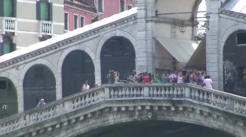 Ponte di Rialto Stock Footage 1059814