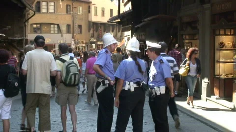 At Ponte Vecchio 1 Stock Footage 86236