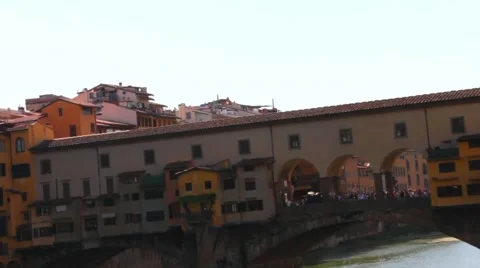 Ponte Vecchio on the Arno River in Florence Video stock 43009682