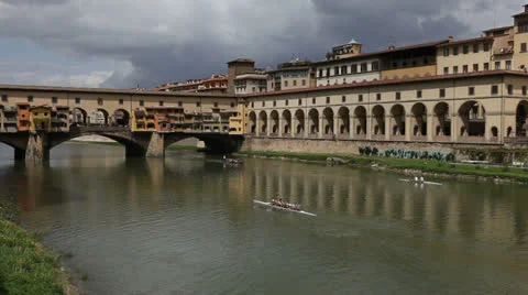 Ponte Vecchio bridge in Florence Video stock 23540383
