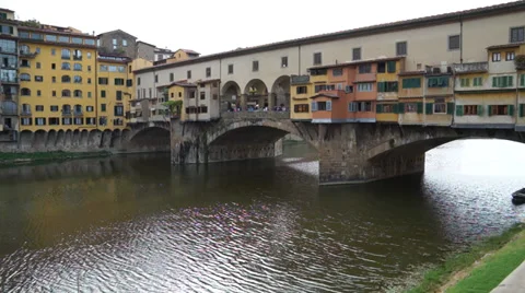 Ponte Vecchio in Florence (2 of 2) Video stock 32197289
