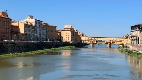 Ponte Vecchio, Florence, seen from Ponte alle Grazie Video stock 116186682