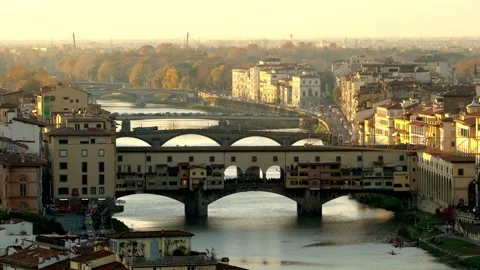 Ponte Vecchio in golden light viewed from Piazzale Michelangelo, Florence, Italy 库存影片 160102909