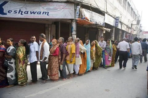 Pooja darshan queue, varanasi, uttar pradesh, india, asia Copyright: xArun... Foto stock