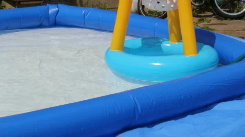 Pool with basketball hoop Video stock 732097