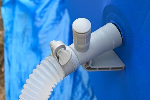 Pool filter hose connection on an inflatable pool Stockfoto's