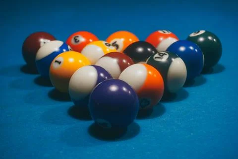 Pool game - balls in triangular shape on a table 스톡 사진