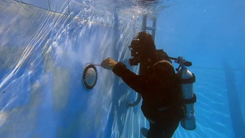 Pool Maintenance 003 Vidéo 237945039