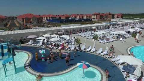 Pool party on a hot day Stock-Footage 171081535
