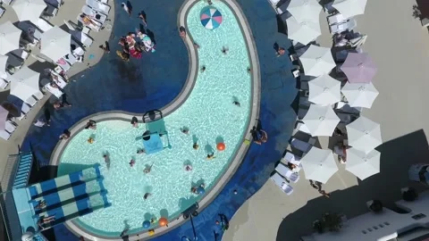 Pool party on a hot day Stock-Footage 171084860