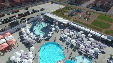 Pool party on a hot day Stock-Footage 171085500