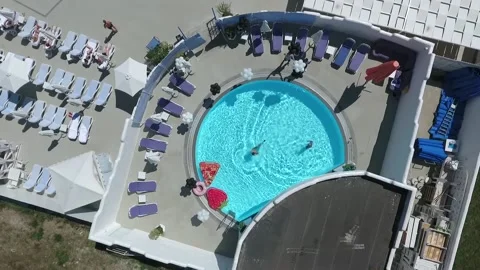 Pool party on a hot day Stock-Footage 171087126