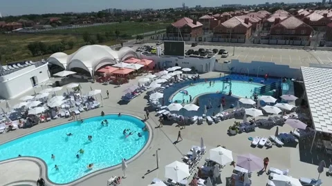 Pool party on a hot day Stock-Footage 171089780