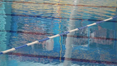 Pool paths and waving water 库存影片 88690546