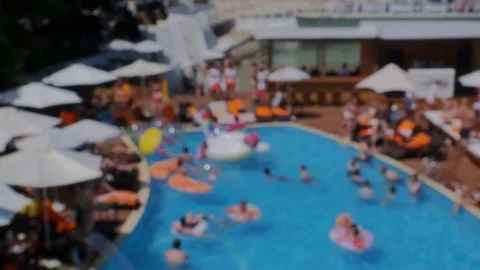 Pool at resort - blurred background Stockbeeldmateriaal 110912123