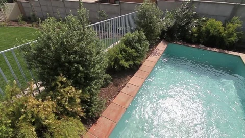 Pool safety fence Видео 77045916