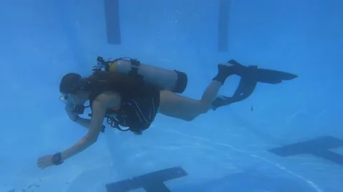 Pool Scuba Training 001 Vidéo 237950666