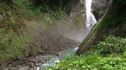 The Pool of Sh_mei Falls Видео 332528417