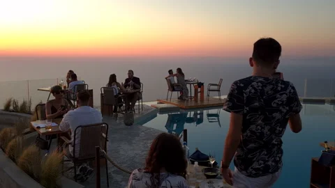 Pool side fine dining. Video stock 158874608