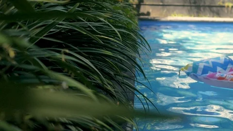 Pool water closeup. Hotel pool in the tropics. luxurious hotel pool 库存影片 125901677