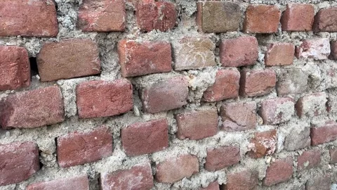 Poorly Constructed Brick Wall with Weak Materials – Structural Defects Видео 321945210