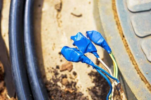 Poorly isolated  wires Фото