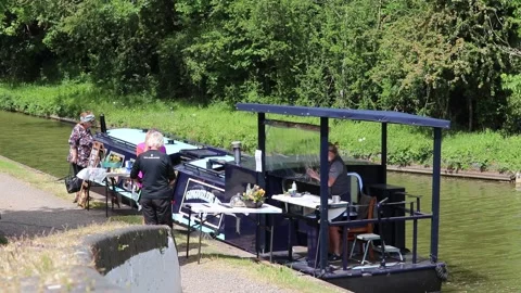 Pop up tea shop on barge Stock-Footage 131164858