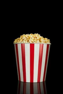 Popcorn in classic box Stockfoto's