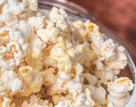 Popcorn in close-up. Stockfoto's