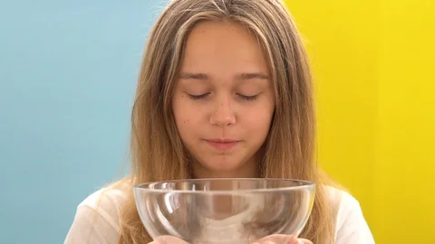 Popcorn falling from Stock Footage 110936467