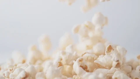Popcorn falling. Slow Motion. Video stock 82189675