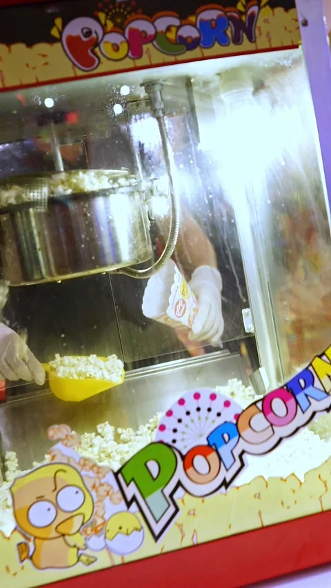 Popcorn machine making fresh popcorn Video stock 315894092