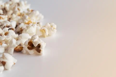 Popcorn on a white background. Copy Space Stock-Fotos