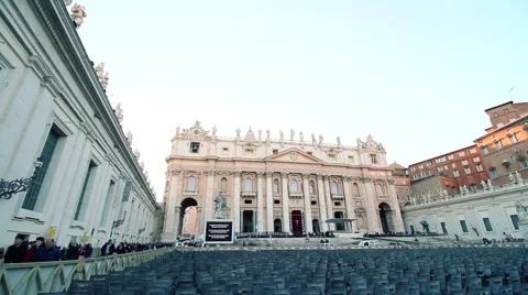 Pope audience preparation in saint peter square Stock Footage 61405348