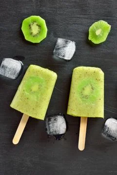 Popsicles from kiwi Stock Photos