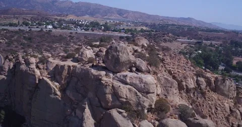 Populated rock face 2 库存影片 279512457