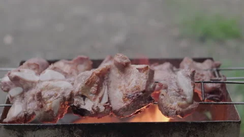 Pork grill on the stove 動画素材 147093346