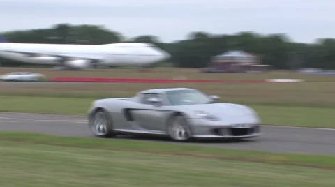 Porsche carrera on track Video stock 52016960