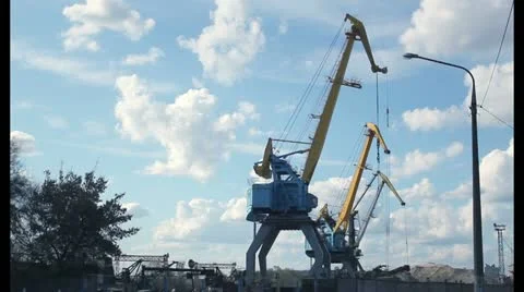Port crane timelapse Stock Footage 10922310