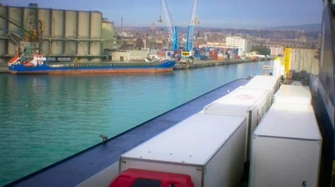 Port facility tir on a ship Видео 33001700