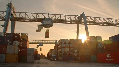 Port Logistics Loading Container with Huge Crane Видео 120554087