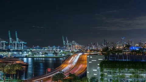 Port of Miami hyperlapse with traffic streaming across the MacArthur Causeway Stock Footage 184683486